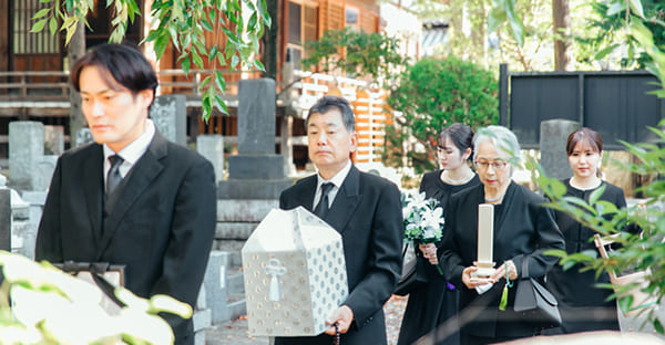 亡くなってすぐの遺骨の手続き