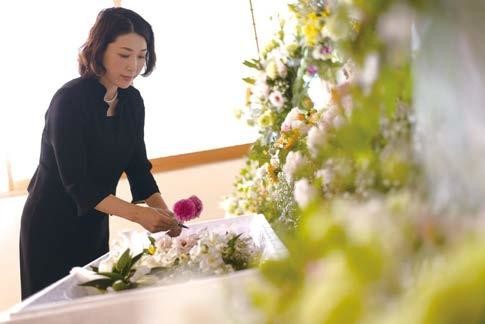 一般的な葬儀の流れとは？逝去から四十九日までのスケジュールを解説