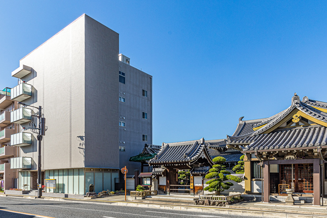 ビル型の自動搬送式納骨堂を利用するメリットとは？永代供養についても紹介