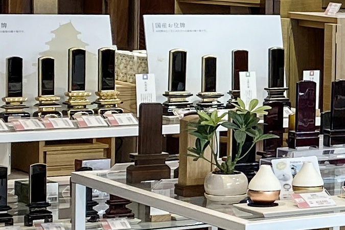 様々な種類の位牌のイメージ画像