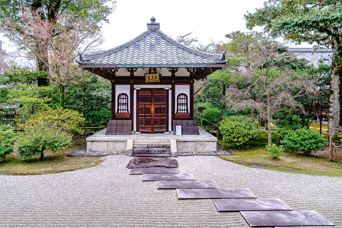 納骨堂とは？特徴や増えている理由・メリットとデメリットも詳しく紹介