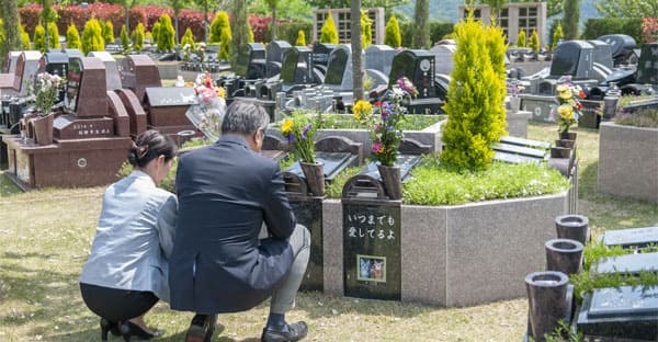 大阪の霊園でペットと一緒に入る樹木葬