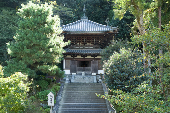 昔の納骨堂のイメージ