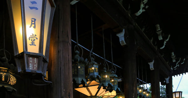 まとめ：東大寺のお水取りは、通年3月12日深夜に行われます