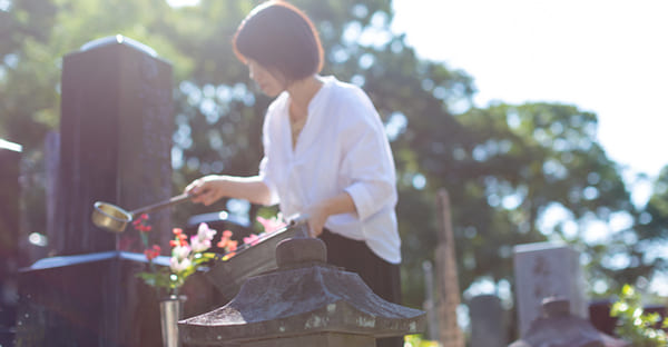 まとめ：2024年、春のお彼岸に行けない時は供花を贈っても良いでしょう