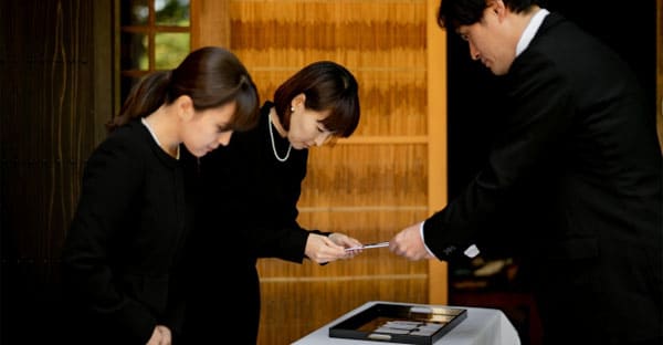 新盆と初盆の違い・香典返し(お返し)は必要?
