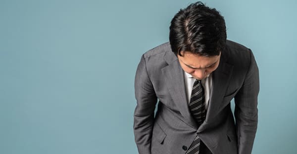 初盆法要の服装が平服指定