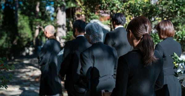 まとめ：弔事の平服は略式喪服(略喪服)です