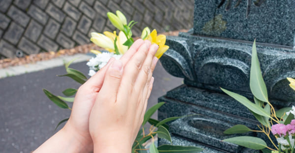 友人・知人とお墓参りに行くときのマナーと心づかい