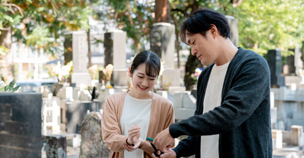 お彼岸の供養|服装・持ち物・マナーを解説