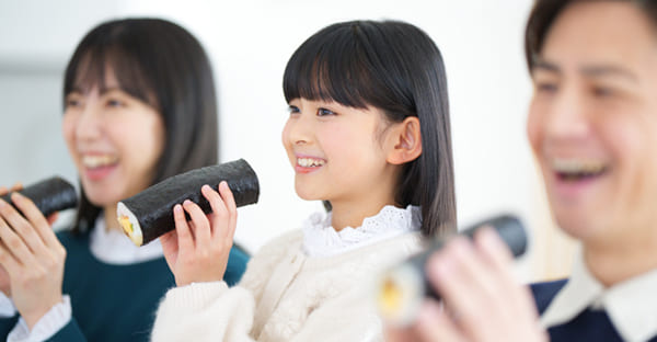 【2026年版】恵方巻の食べ方｜食べる時間・向く方角・ルール