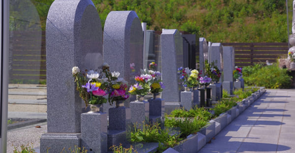 独身女性がお墓を考える理由、いらない？どうする？