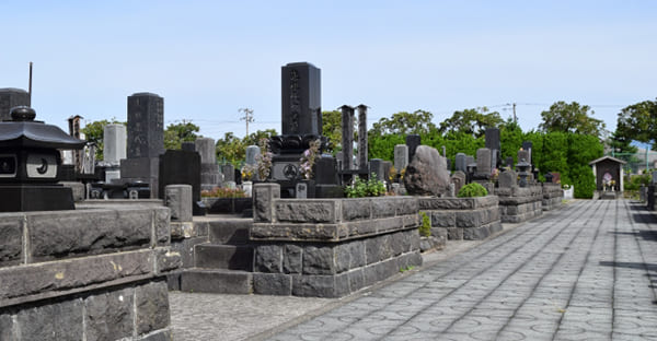 実家のお墓や親・娘との関係をどう整理するか