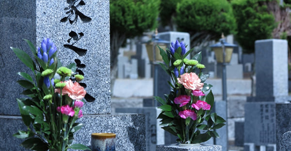 離婚後、お墓はどうなるのか