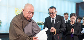 納骨式